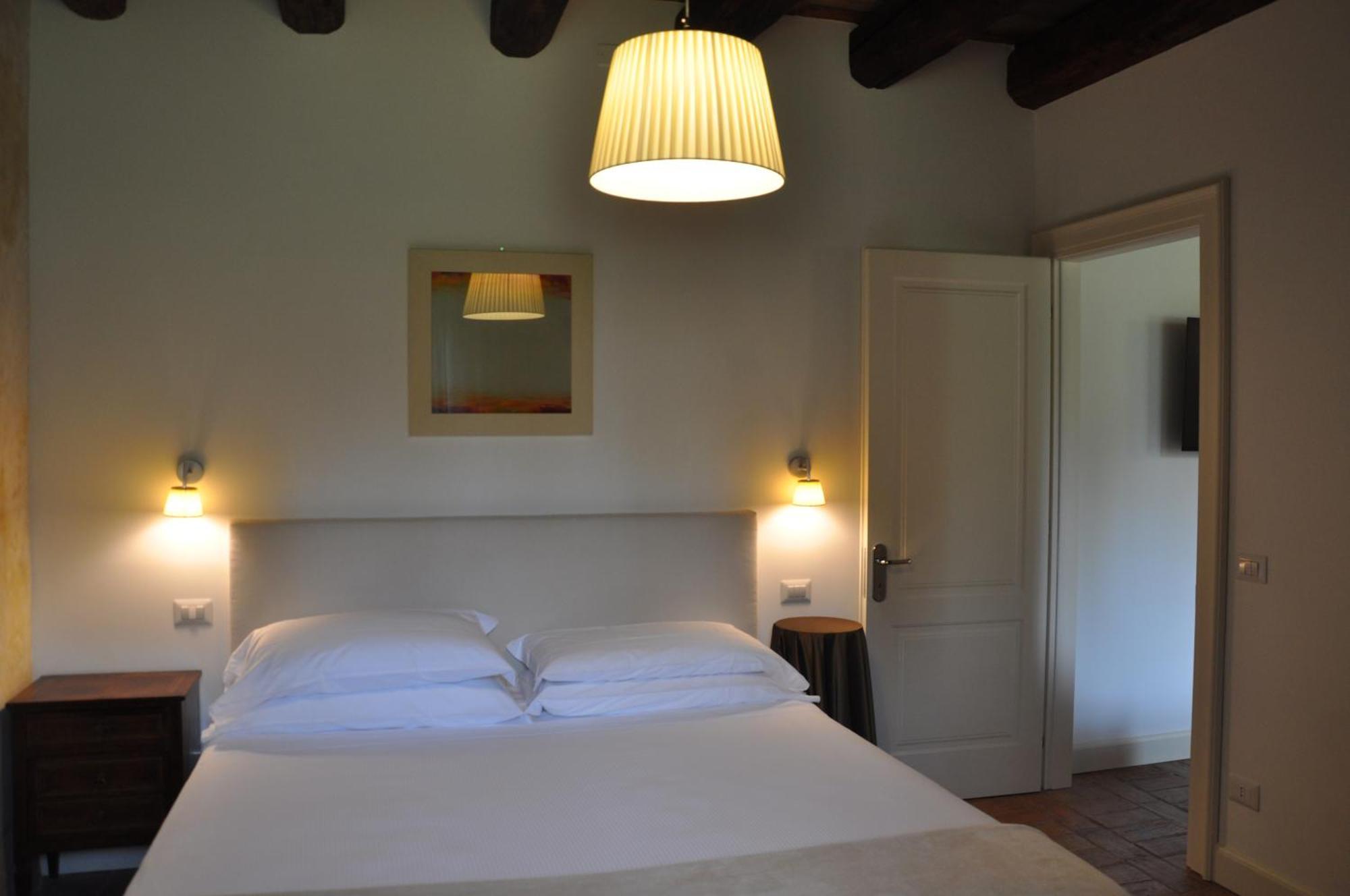 Relais Corte Guastalla Apartments Sona Εξωτερικό φωτογραφία